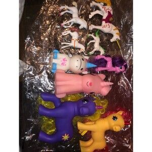 LOT OF UNICORNS
